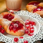 طريقة عمل دنش بمربى الكرز