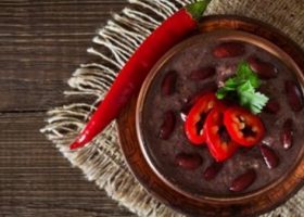 طريقة عمل شوربة الفاصوليا الحمراء الحارة