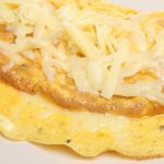 طريقة عمل أومليت بالجبنة الرومي