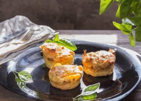 طريقة عمل مافن البطاطا بالجبنة