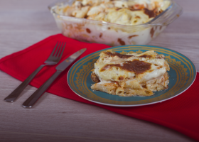 طريقة عمل مكرونة بالبشاميل والسجق