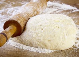 طريقة عمل عجينة العشر دقائق