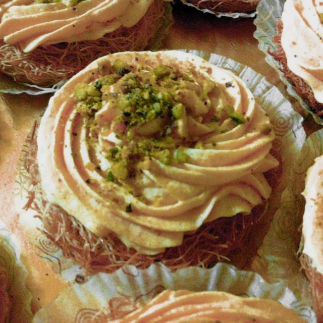 طريقة عمل كنافة لايت بكريمة المانجو