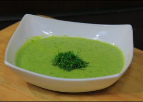 طريقة عمل شوربة بسلة بالشبت