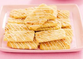 طريقة عمل بسكويت باللوز و الشكولاتة البيضاء