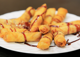 طريقة عمل سبرينج رولز الموز بالكراميل