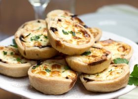 طريقة عمل تارت البصل والفيتا