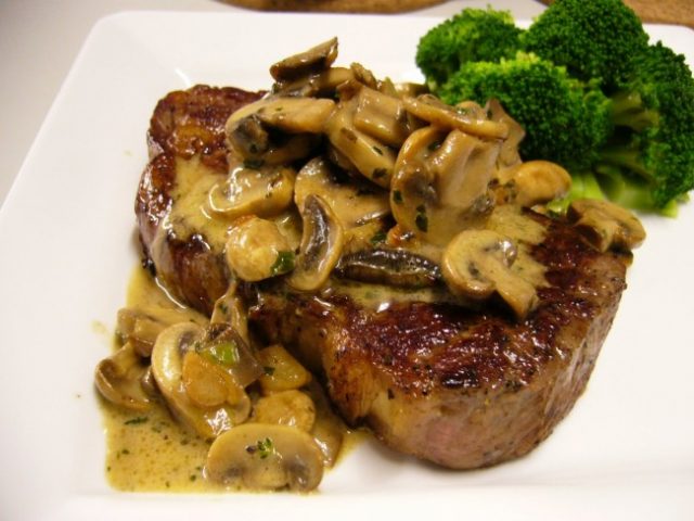 طريقة عمل ستيك بصوص المشروم