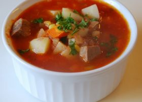 طريقة عمل شوربة اللحمة الضانى بالنعناع