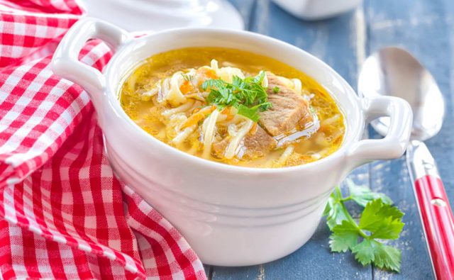 طريقة عمل شوربة شعيرية بالليمون