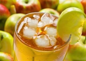 طريقة عمل عصير التفاح الفريش