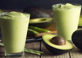 طريقة عمل عصير أفوكادو بالكاجو
