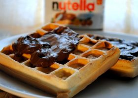 طريقة عمل الوافل بالنوتيلا