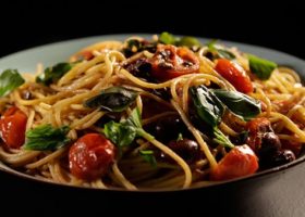 طريقة عمل مكرونة بالانشوجة