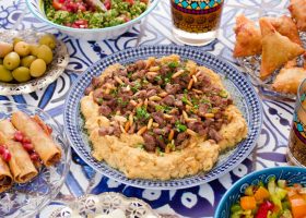 طريقة عمل حمص باللحم العصافيري