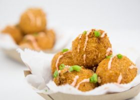 طريقة عمل فطائر البطاطا والبصل