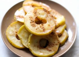 طريقة عمل التفاح المكرمل