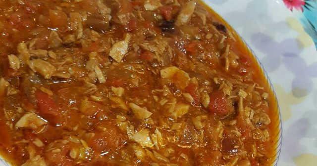 طريقة عمل التونة بالطماطم