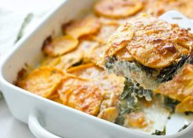 طريقة عمل طاجن بطاطس بالسبانخ واللحم