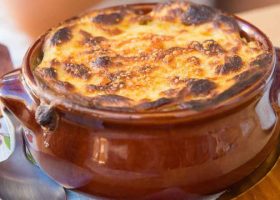 طريقة عمل طاجن لسان عصفور بالبشاميل