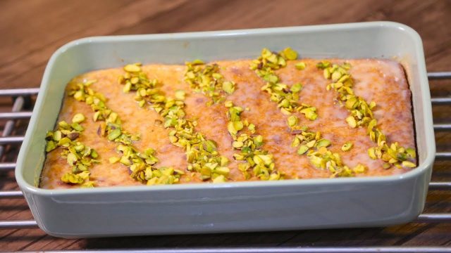 طريقة عمل بسبوسة بحشوة الكاسترد