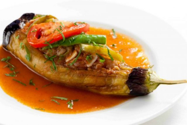 طريقة عمل الباذنجان المحشي التركي