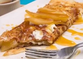 طريقة عمل كريب الشكولاتة بالتفاح المكرمل