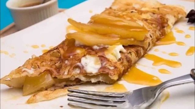 طريقة عمل كريب الشكولاتة بالتفاح المكرمل