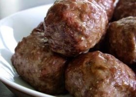 طريقة عمل الكفتة المحمرة