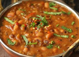 طريقة عمل فاصوليا بيضاء بالدجاج