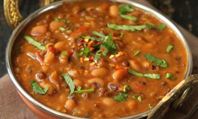 طريقة عمل فاصوليا بيضاء بالدجاج