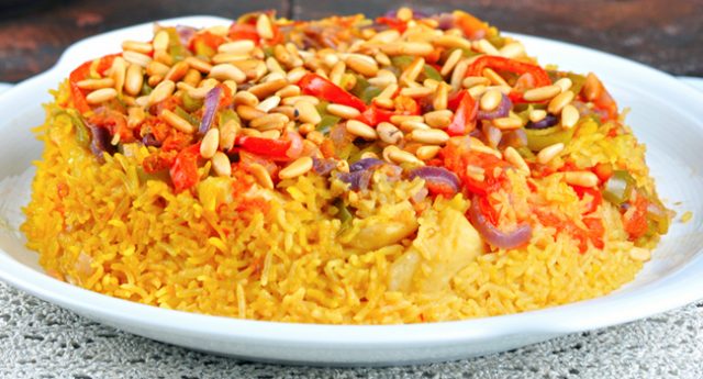 طريقة عمل المقلوبة بالسمك