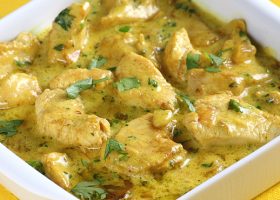 طريقة عمل دجاج بالكاري والفطر