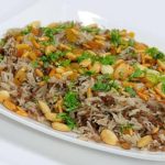 طريقة عمل أرز باللحمة المفرومة والمكسرات