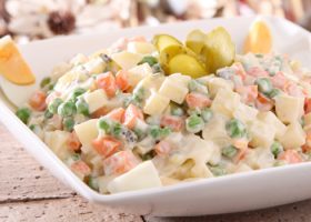 طريقة عمل سلطة الخضار بالمايونيز