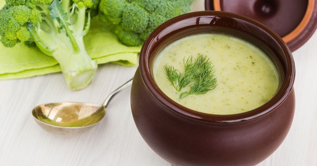 طريقة عمل شوربة البروكلي والكرفس
