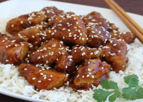 طريقة عمل دجاج صيني بالسمسم