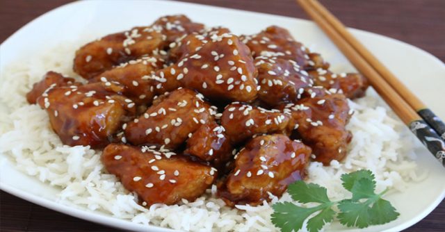 طريقة عمل دجاج صيني بالسمسم