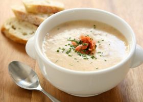 طريقة عمل شوربة بيضاء