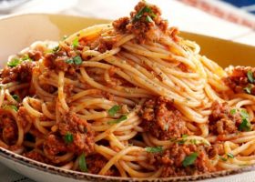 طريقة عمل المكرونة باللحمة المفرومة