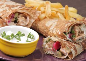 طريقة عمل شاورما الدجاج بالمرقوق