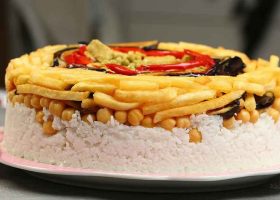 طريقة عمل المقلوبة بالدجاج والخضار