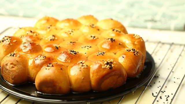 طريقة عمل خلية النحل بالعسل