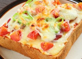 طريقة عمل بيتزا التوست