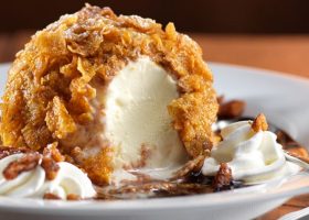 طريقة عمل كرات الأيس كريم المقلية