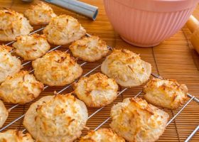 طريقة عمل اقراص جوز الهند بالفرن