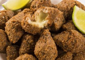 طريقة عمل كبة مقلية بالجبن