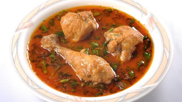 طريقة عمل دجاج بالفلفل الحار وصلصة الطماطم