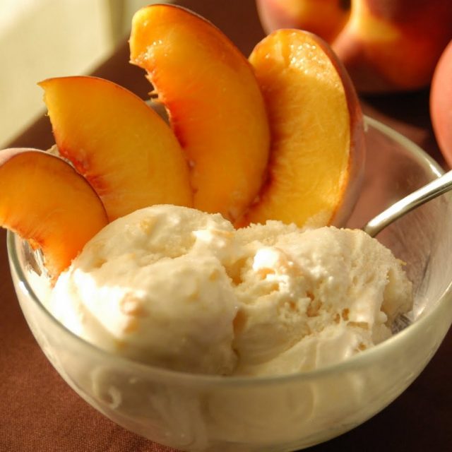 طريقة عمل أيس كريم بطعم المشمش