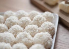 طريقة عمل حلى كرات الثلج